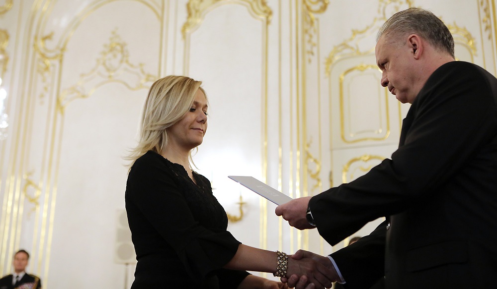 Prezident vymenoval Denisu Sakovú za ministerku vnútra