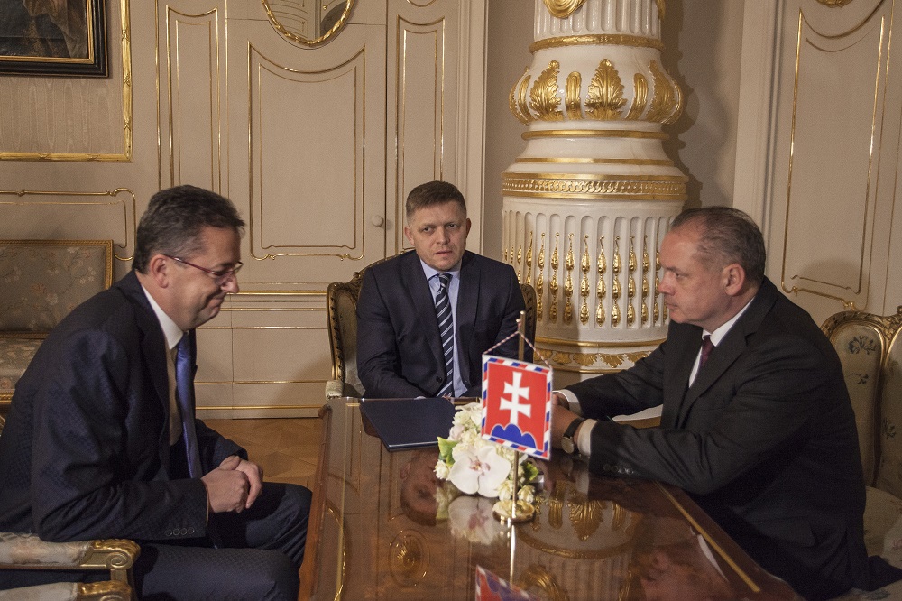 Prezident prijal demisiu ministra obrany Glváča
