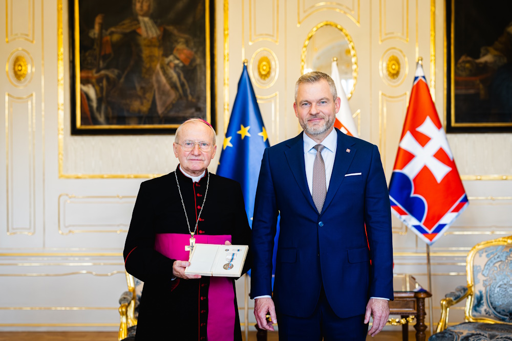 Prezident SR poďakoval biskupovi Rábekovi za službu v prospech ozbrojených síl 