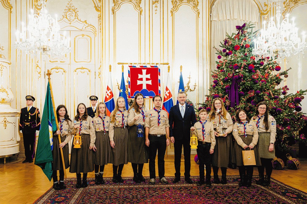 Betlehemské svetlo rozžiarilo Prezidentský palác