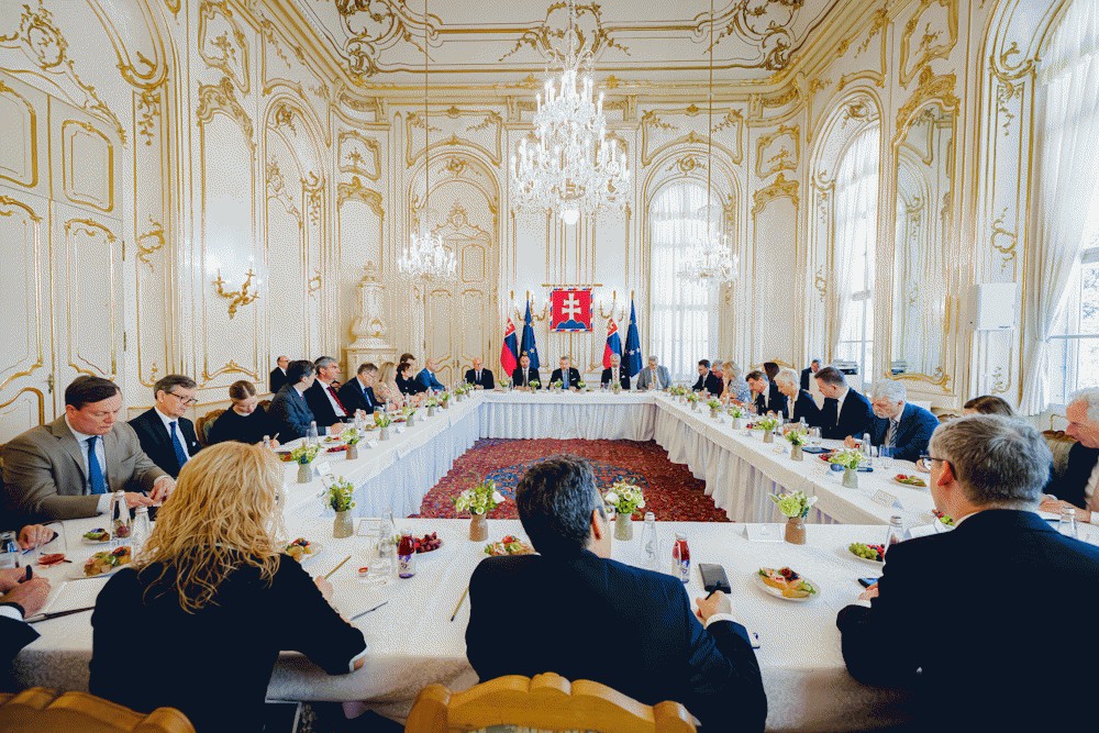 Prezident SR: Eur&oacute;pa mus&iacute; vedieť chr&aacute;niť svoje z&aacute;ujmy aj d&ocirc;veru občanov