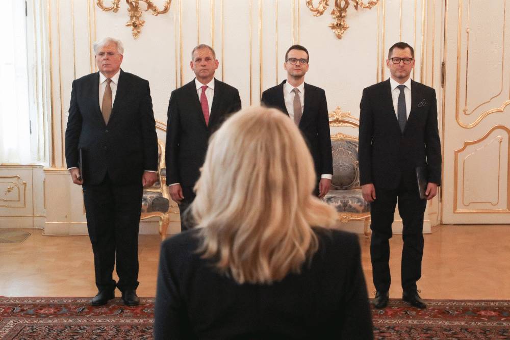 Slovensko má štyroch nových veľvyslancov 