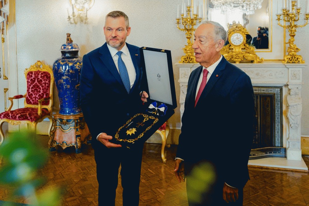 Prezident SR prevzal portugalské štátne vyznamenanie