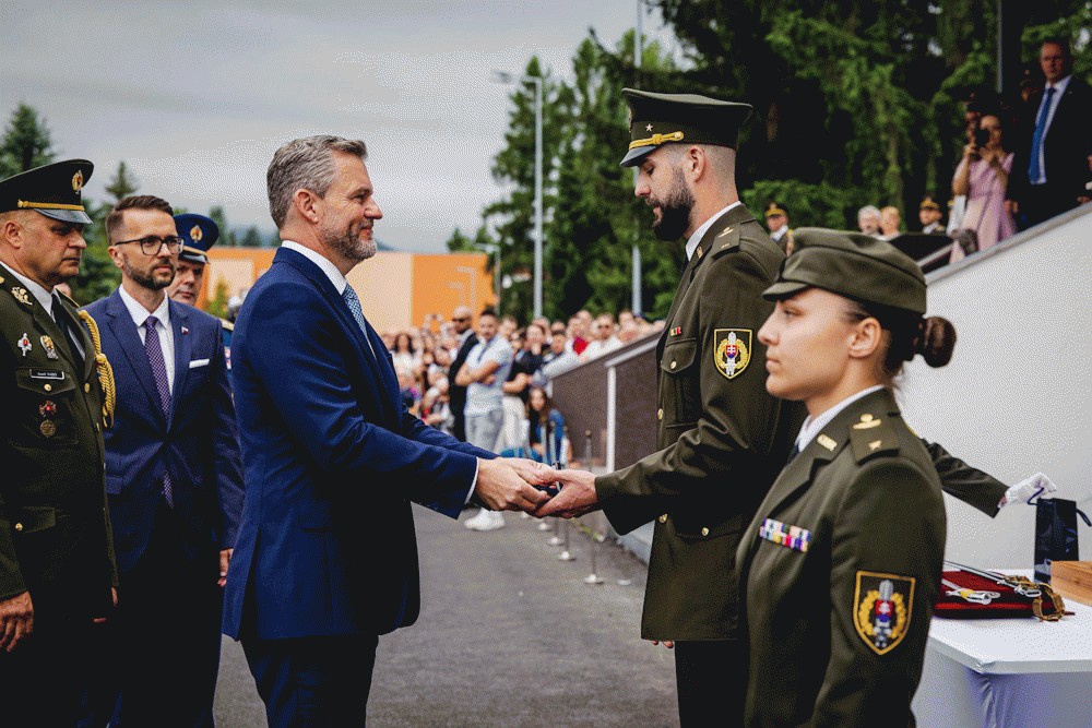Prezident SR: Moderná armáda potrebuje profesionálov oddaných vlasti