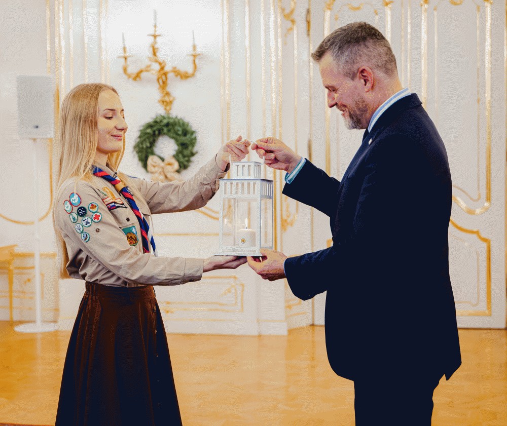 Betlehemské svetlo opäť rozžiarilo Prezidentský palác