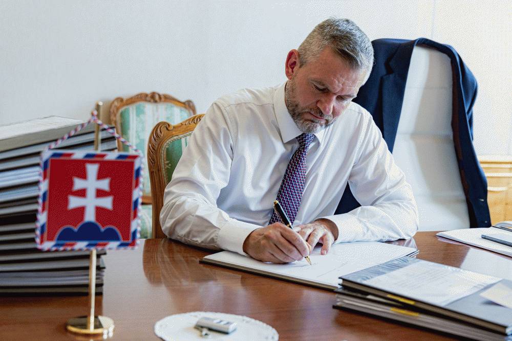 Prezident podpísal prvý zákon počas svojho mandátu