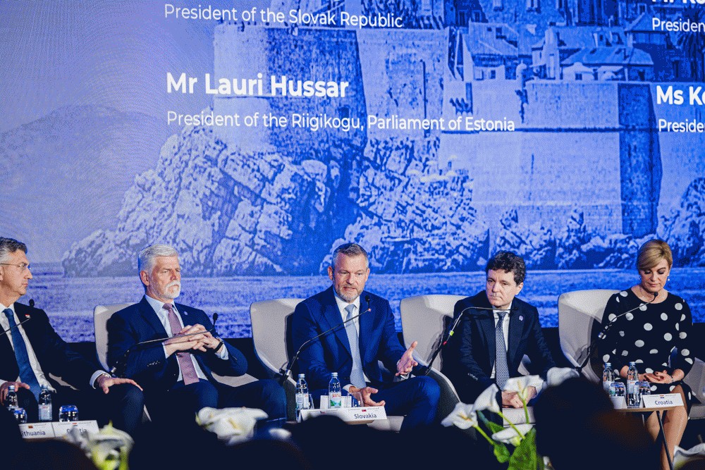 Prezident SR:  Dobre prepojen&yacute;, vzdelan&yacute;, re&scaron;pektovan&yacute; a chr&aacute;nen&yacute; regi&oacute;n bez nadmernej regul&aacute;cie patr&iacute; medzi priority Slovenska v Trojmor&iacute;