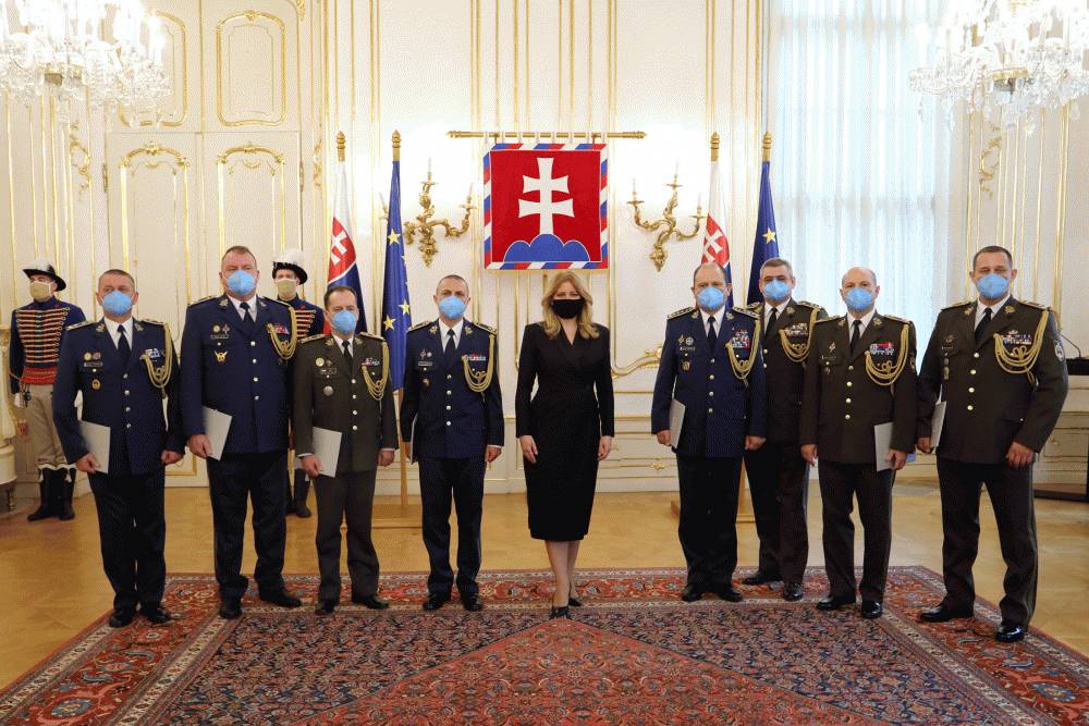 Prezidentka vymenovala a povýšila osem generálov OS SR