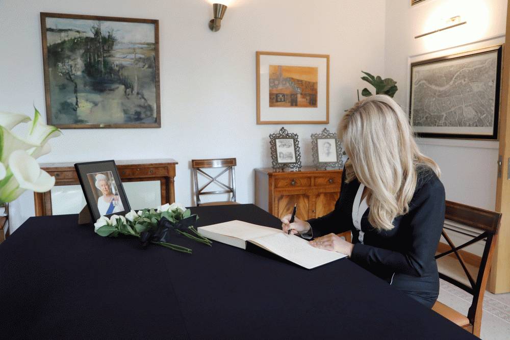 Prezidentka si uctila pamiatku zosnulej kráľovnej Alžbety II.