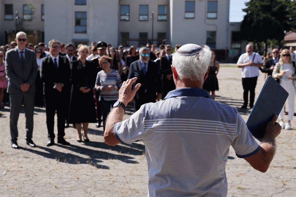 Prezidentka si v Seredi uctila obete holokaustu 
