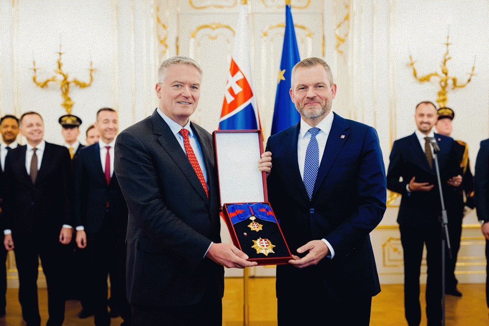 Prezident SR udelil GT OECD M. Cormannovi štátne vyznamenanie