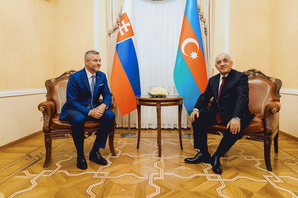 Prezident SR pokračoval v Baku rokovaniami s predsedom vl&aacute;dy a predsedn&iacute;čkou parlamentu