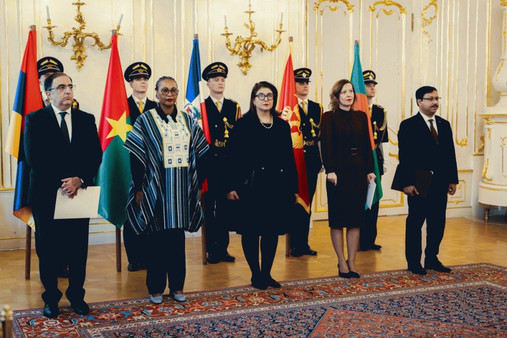 Nerezidentní veľvyslanci odovzdali prezidentovi SR poverovacie listiny