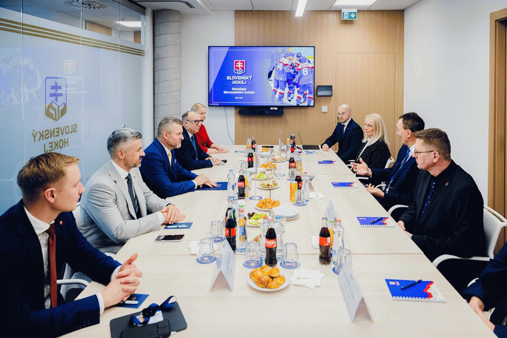 Prezident SR sa zauj&iacute;mal o ďal&scaron;ie smerovanie slovensk&eacute;ho hokeja