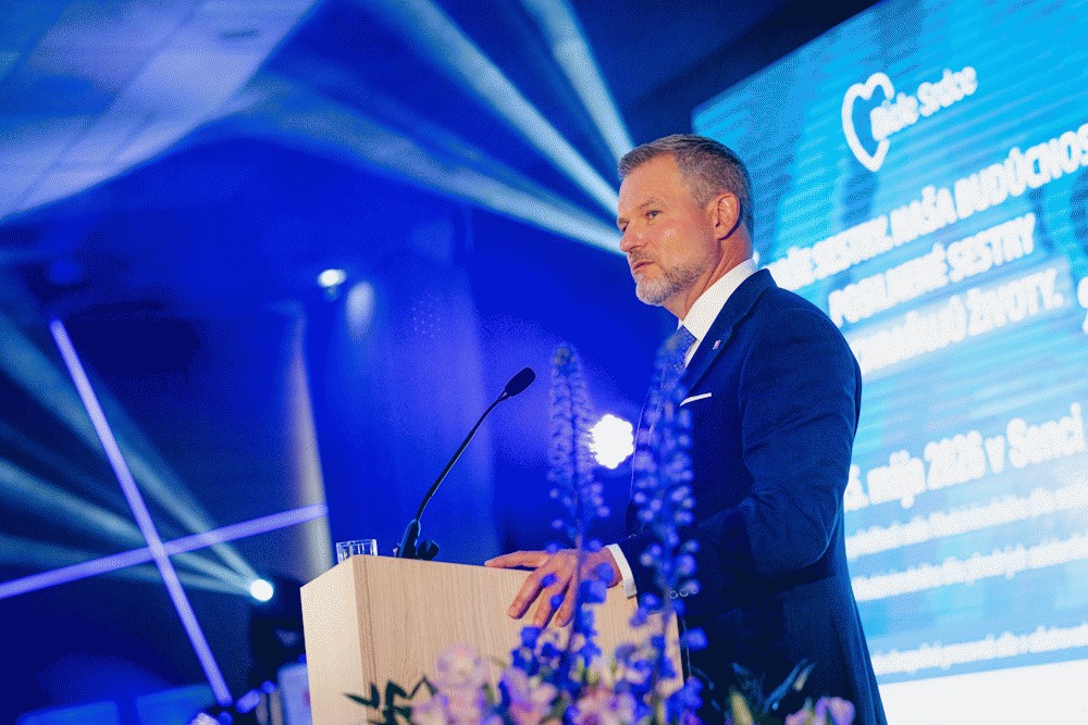 Prezident SR: Bez zdravotn&yacute;ch sestier a p&ocirc;rodn&yacute;ch asistentiek by zdravotn&iacute;ctvo nemohlo fungovať