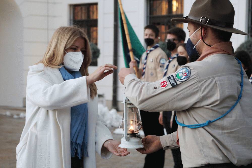 Betlehemské svetlo už svieti aj v Prezidentskom paláci