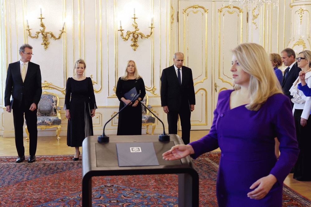 Slovensko má štyroch nových veľvyslancov 