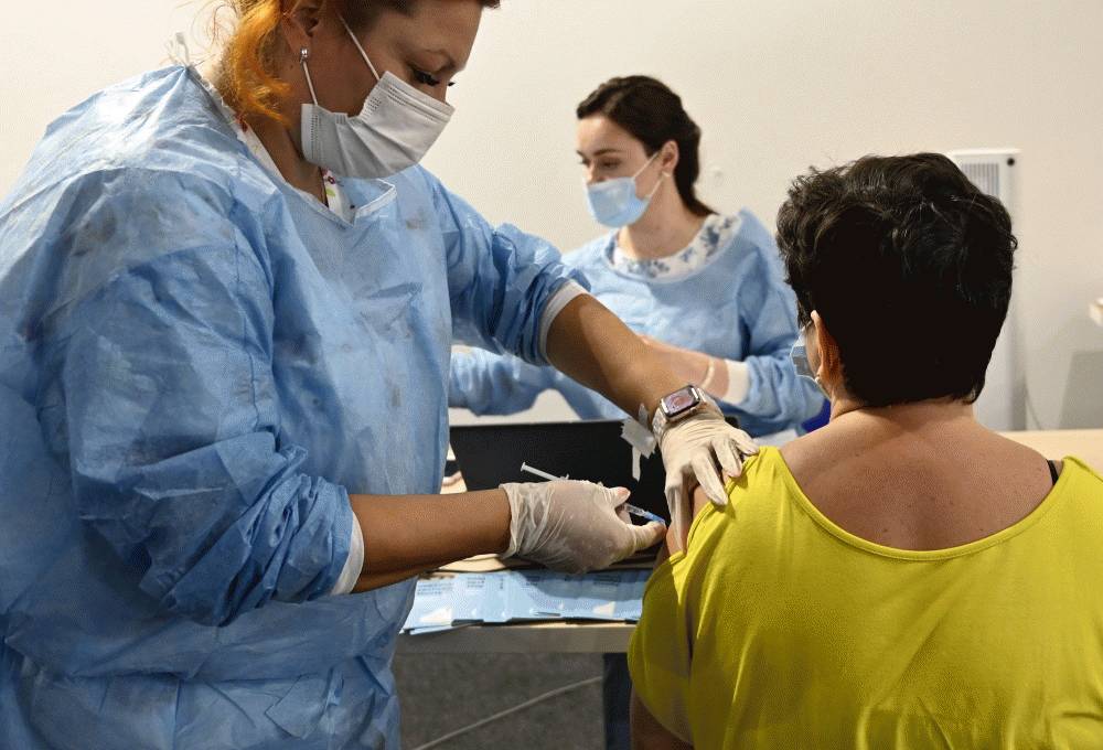 Očkovaných je už 50% dospelých, prezidentka sa všetkým z nich poďakovala 