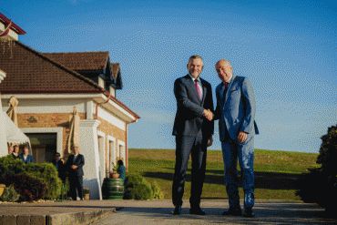 Prezident SR sa stretol s maďarským prezidentom Tamásom Sulyokom