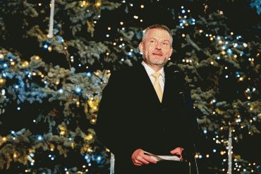 Prezidentsk&yacute; pal&aacute;c už d&yacute;cha vianočnou atmosf&eacute;rou
