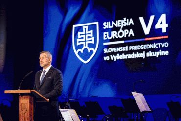 Prezident SR: Slovensko preber&aacute; vedenie Vy&scaron;ehradskej skupiny v čase veľk&yacute;ch v&yacute;ziev