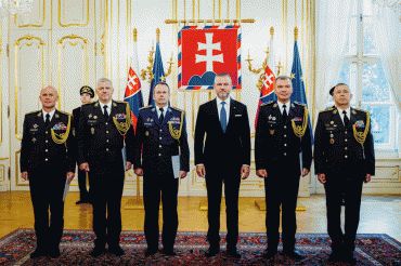 Prezident SR vymenoval dôstojníkov armády do generálskych hodností