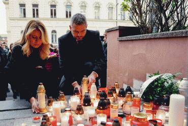 Prezidentka si uctila pamiatku obetí tragickej nehody pri Nitre
