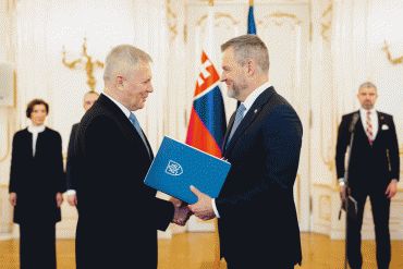 Prezident SR odovzdal poverovacie listiny nov&eacute;mu ved&uacute;cemu St&aacute;lej misie Slovenskej republiky pri OSN v Ženeve