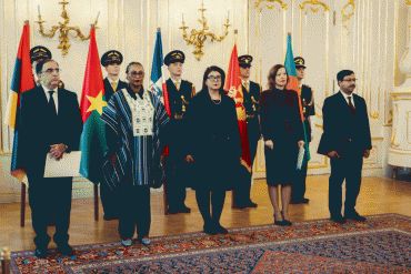 Nerezidentní veľvyslanci odovzdali prezidentovi SR poverovacie listiny