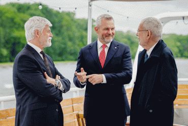 Prezident SR: Sp&aacute;janie a spolupr&aacute;ca kraj&iacute;n strednej Eur&oacute;py s&uacute; odpoveďou na dne&scaron;n&eacute; v&yacute;zvy
