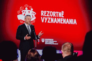 Prezident SR: Ublížiť človeku je ľahšie, ako mu podať pomocnú ruku