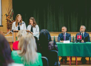 Prezident SR: Jazyk a kult&uacute;ra maj&uacute; moc sp&aacute;jať ľud&iacute; aj n&aacute;rody