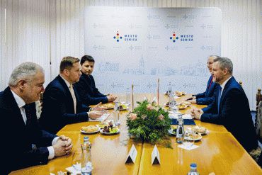 Prezident SR: Štát sa nesmie báť presunúť kompetencie na samosprávy