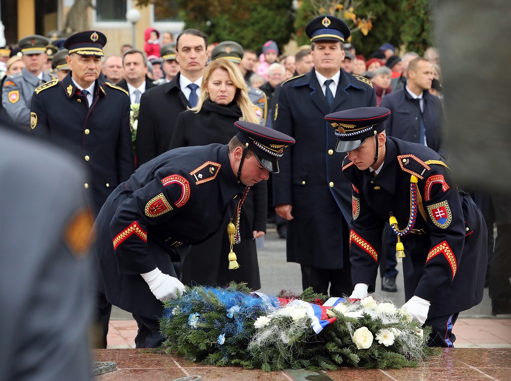 Prezidentka si uctila padlých hrdinov na Dukle 